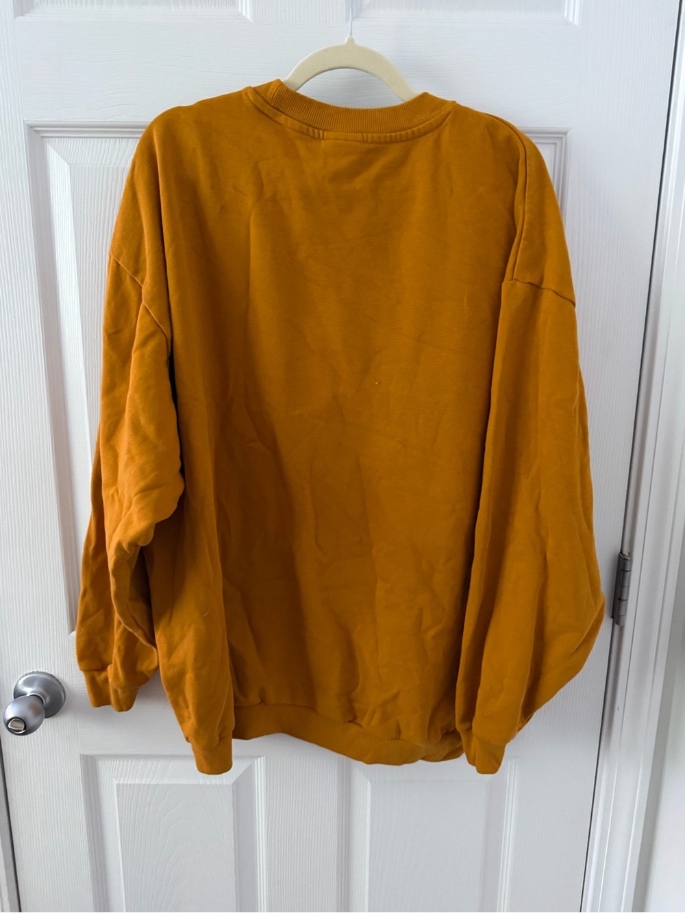 Gymshark Crewneck Sweatshirt - Picture 2 of 3